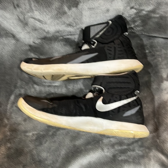 Nike Zoom Hyperrev Mens Sz 10.5 Blk/Silver #630913-003 (Beaters) - Picture 3 of 6